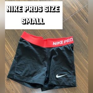 Women’s Nike Pros